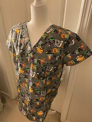 Cassandra O Women's Scrub Top Medium NEW NWT Halloween Trick Or Treat Gray - Image 1 of 4