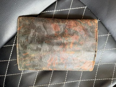 Antiguo juego de uñas de manicura vintage 7 PIEZAS CON BOTÓN ESTUCHE DE CUERO A PRESIÓN 1926 Foto 1 de 4