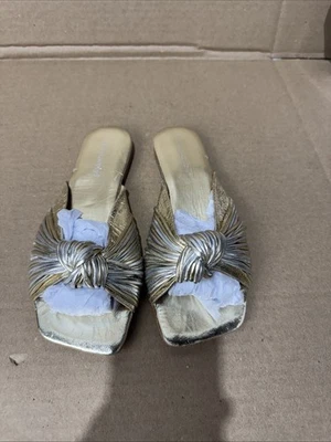 Сандалии-мулы Jeffrey Campbell металлические золотистые комбинированные узловатые без шнуровки плоские - Изображение 1 из 4