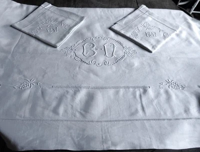 Drap ancien/2 taie pur fil de lin richement brodé main pomme pin broderie angles - Photo 1/4