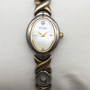 Reloj Bulova Mujer Dos Tonos 17mm Madreperla Esfera Ovalada Batería Nueva 8.75" - Imagen 1 de 16