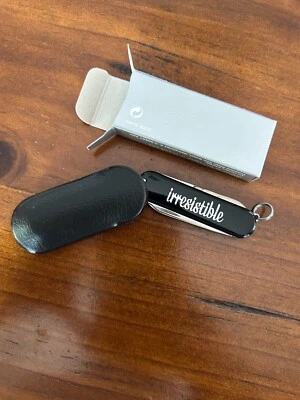 Victorinox Black edição limitada irresistível clássico SD - Imagem 1 de 2