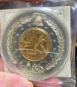 Liberia 2001 mit 1976 Quarter vergoldete Inlay Münze ~ amerikanische Währungen - Bild 1 von 4