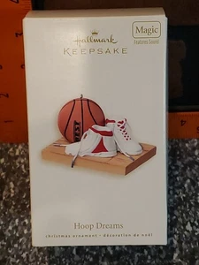 Hallmark Keepsake Ornament 2007 Hoop Dreams Baloncesto Magic Sound Zapatos - Imagen 1 de 9