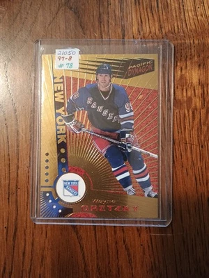 1997-98 Pacific Dynagon Hockey #78 Wayne Gretzky - New York Rangers -  HOF Gold - Image 1 of 2