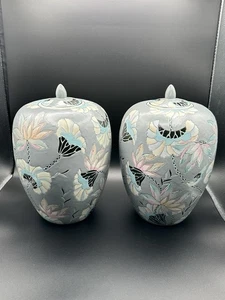 "Par de tarros de jengibre florales y pájaros vintage pintados a mano de porcelana con tapa de 13""" - Imagen 1 de 10