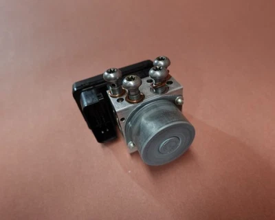 2013-2018 宝马 F700 F700GS ABS 泵制动模块控制单元 — 第 1/4 张图片