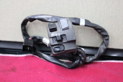 Kawasaki Concours 14 ZG1400A 2008 ABS OEM clip izquierdo en manija señales de bocina Foto 1 de 4