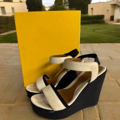 Sandalias Fendi Zappa Vitello de tela y cuero bloques de colores talla 38,5 negro marfil Foto 1 de 4