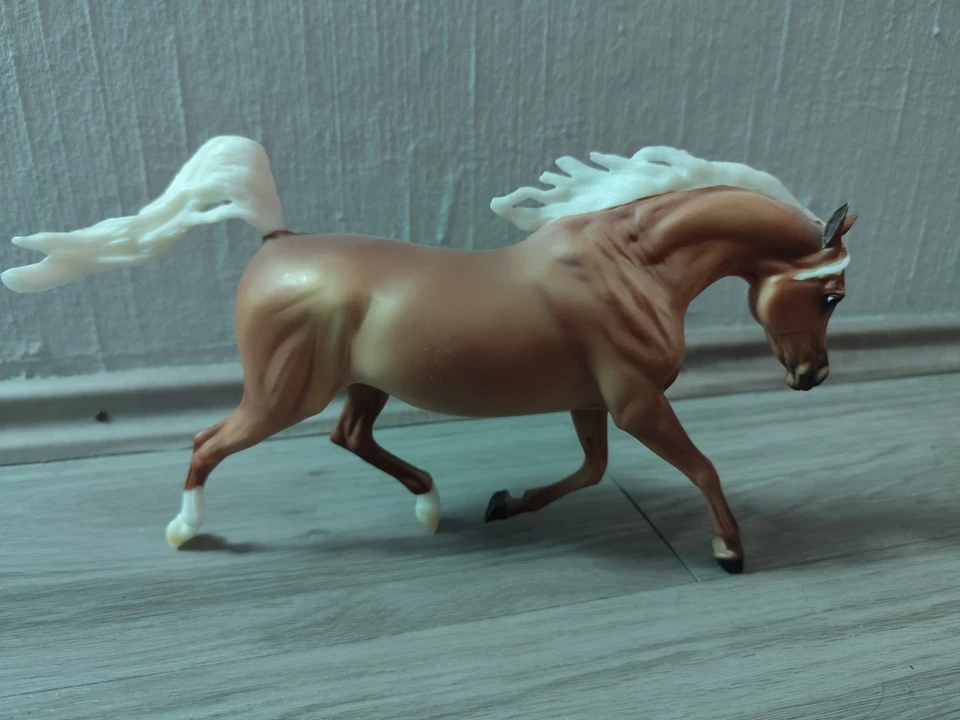 Breyer Pferd Modellpferd Traditional Weathergirl Sunny - Bild 1 von 4