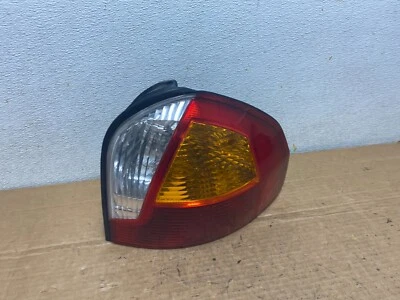 Luz trasera lateral derecha Hyundai Santa Fe 2001 a 2004 pasajero M7789 DW Foto 1 de 4