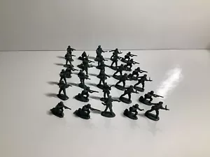 Vintage Plastic Army Men - Lot of 30 - Various Poses - Black - Made in Hong Kong - Bild 1 von 3