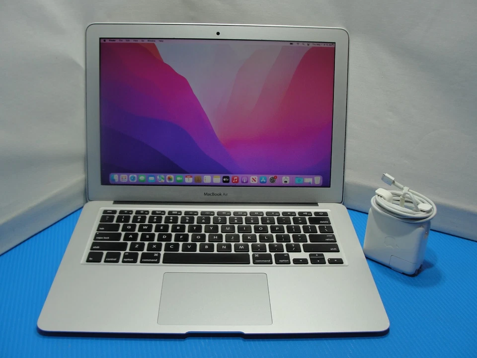 Apple Macbook Air A1466 (2017)13”HD Intel Core i5-5350U 1.8GHz 8GB 128GB SSD - Image 1 of 4