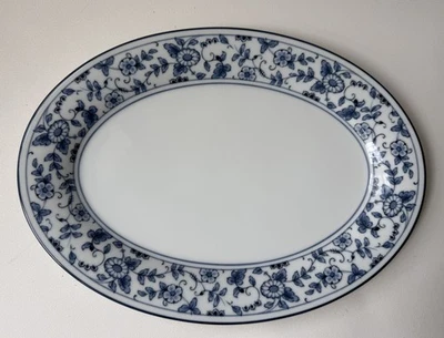 Plato para servir Noritake Arcadia azul borde floral blanco 14 ovalado estilo 2604 Foto 1 de 4