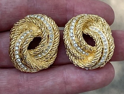 Vintage Christian Dior Ohrringe goldfarben Knoten Clip on mit klarem Strass - Bild 1 von 4