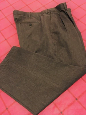 Pantalones de vestir Axist para hombre talla 42 X 28,5 entrepierna calidad tela mediana gruesa Foto 1 de 4