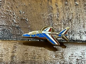 PIN PINS A VIS AVION PATROUILLE DE FRANCE PETIT MANQUE D'EMAIL EGF DORE - Picture 1 of 2