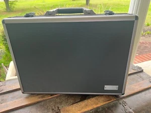 COMPUCASE Aluminum Hardshell Laptop Storage Briefcase with Keys - Picture 1 of 8