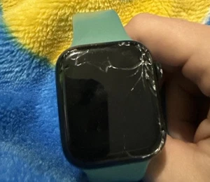 Apple Watch SE - Photo 1 sur 7
