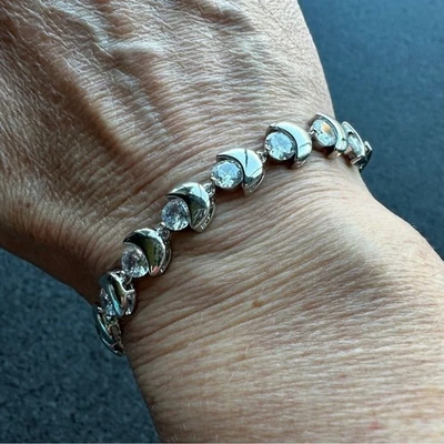 NUEVO 18K Oro Blanco Media Luna Media Luna con Cristal Redondo Circonita Plata Brazalete Foto 1 de 4