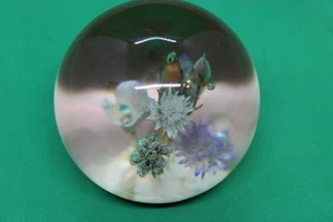 2" Acrylic Paperweight with small flowers - unsigned - Picture 1 of 3