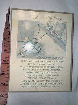 Placa de pared de madera vintage escritorio soporte sobre el amor después de que hayamos clasificado a través de Foto 1 de 2