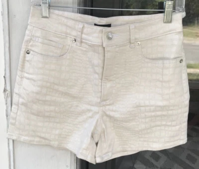 Express sz 4 Midi High Rise Shorts Ivory on Ivory Alligator Print D7 - Image 1 of 4