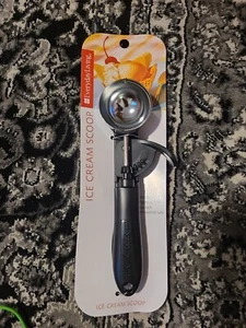 EverydayLiving Ice Cream Scoop Dishwasher Safe Smooth Trigger Action NEW - Picture 1 of 2