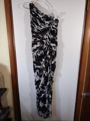 Vestido forrado acanalado negro/blanco de un hombro Adrianna Papell, talla 2P Foto 1 de 4