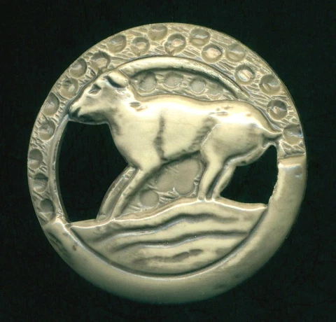 Vintage Button Pierced 1-Piece 30's Celluloid IBEX or Similar Animal 1&5/16" Cover