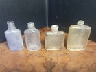 4 X Antike Medizin-/Parfümfläschchen aus Sodakalkglas. ca. 1900–1930.