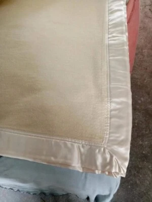 Luxury Real Silk Blanket Soft Mulberry Silk Bed Cover Bed Sheet Health Care New - Image 1 of 4