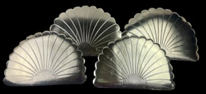 4 Vintage Art Deco Vinyl Gold Dinner Placemats Scalloped Shell Shaped Regency - Picture 1 of 6