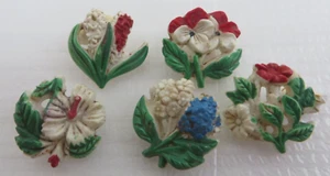 Vintage Lot 1940's INTRICATE FLOWERS Realistic Buttons Plastic Red White 3/4" - Picture 1 of 17