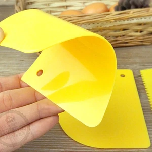 3 x Plastic Dough Icing Fondant Scraper Plain Smooth Jagged Edge Cake Decor_co - Picture 1 of 6