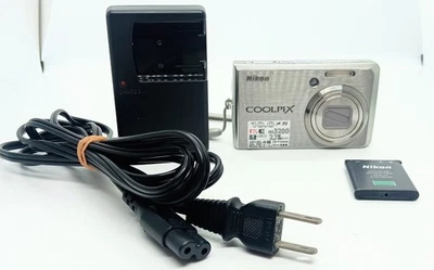 [EXC+++++] Nikon CoolPix S600 10.0MP 4X Zoom Digital Camera Silver From JAPAN - Image 1 of 4