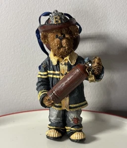 2005 Collectible Boyds Bears Resin Fireman Christmas Ornament Extinguisher - Picture 1 of 9