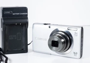 Canon PowerShot A2300 HD 16MP fotocamera digitale CCD compatta argento + memoria SD da 4 GB - Foto 1 di 6