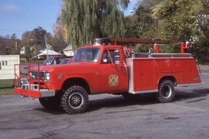 Millerton NY 1973 International Saulsbury Mini Pumper - Fire Apparatus Slide - Picture 1 of 1