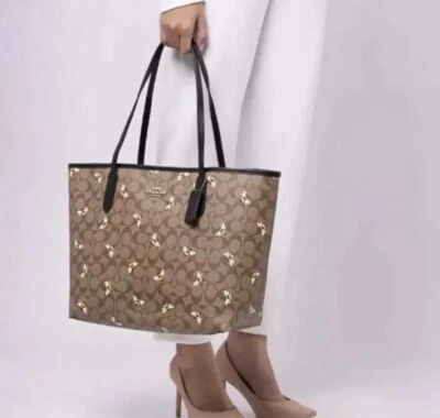NWT Coach City Tote In Signature Canvas With Bee Print c8590 $378 - Image 1 of 4
