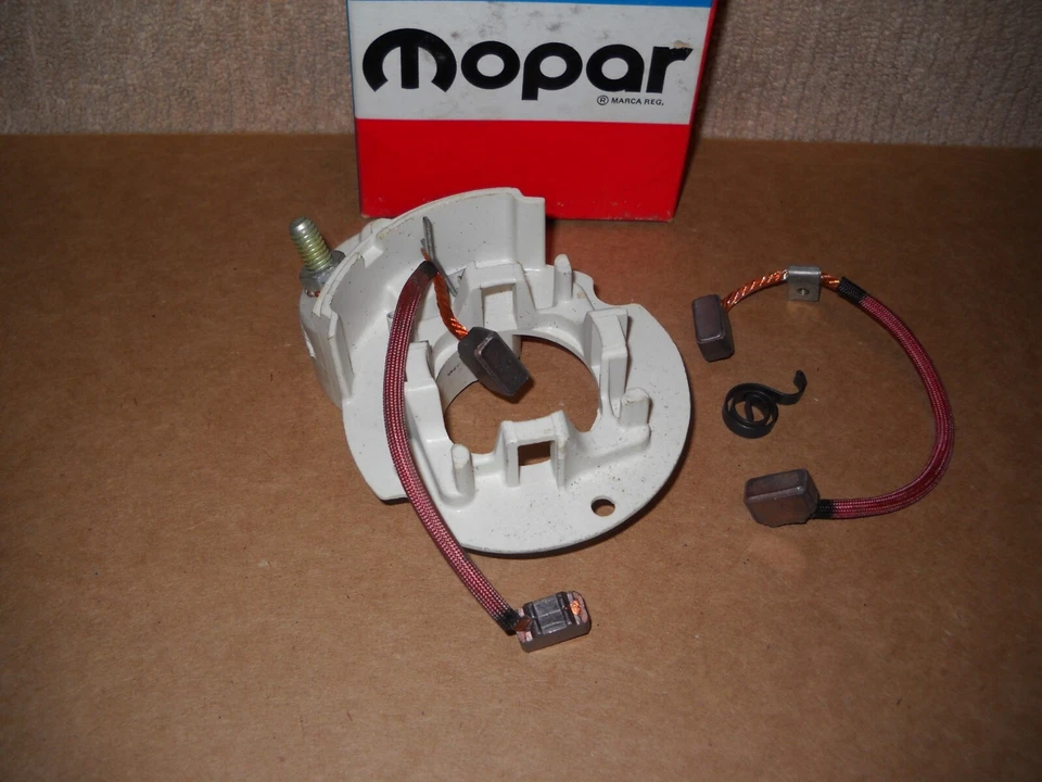 Nuevo de Lote Antiguo Mopar 1962-1969 Dodge Chrysler Plymouth Paquete de Cepillo y Placa de Arranque Foto 1 de 1