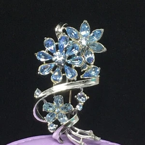 Spilla vintage Coro blu strass floreale 2,5" - Foto 1 di 11