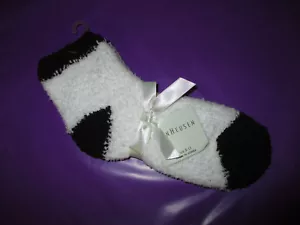 Van Heusen Woman Socks Size 9-11 White Black Trim Soft Fuzzy Socks PJ Socks NWT - Picture 1 of 4