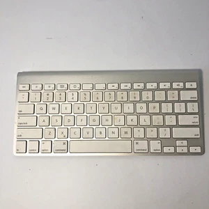 Apple A1314 Wireless Keyboard MC184LL/A Weiß Tasten Aluminium Metall GEBRAUCHT - Bild 1 von 3