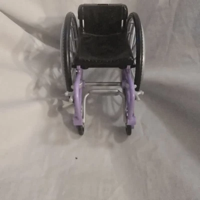 芭比梦幻屋轮椅 Fashionista 娃娃配件椅紫色玩具 — 第 1/4 张图片