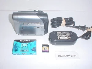 Samsung SC-D963 1.1MP MiniDV Camcorder with 26x Optical Zoom - Picture 1 of 3