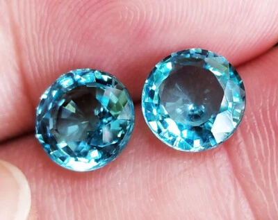 PAIR! 8x8mm. 4.40-5cts. ROUND NEON BLUE PARAIBA TOURMALINE CREATED GEMs - Image 1 of 4