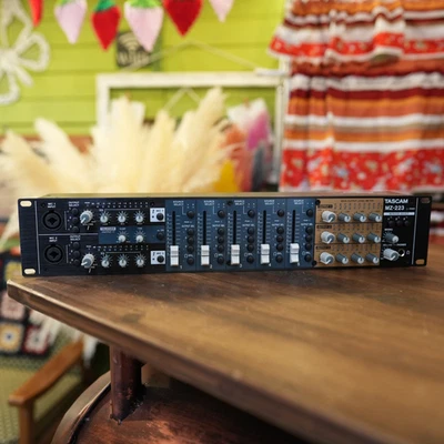 TASCAM MZ-223 Rackmount-Mixer 2U - Bild 1 von 4