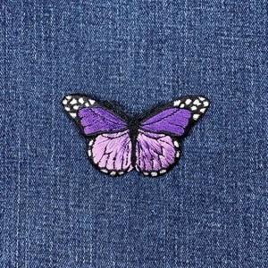Patch Applique Farfalla Viola - Distintivo Insetto Ricamato 2-7/8" (Ferro su) - Foto 1 di 2