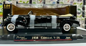 Die Cast Metal 1938 Cadillac V-16 Presidential Limo - 1:24 Scale Model - Picture 1 of 13